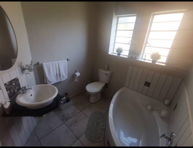 2 BEDROOM APARTMENT TO LET IN WATERVAL EAST